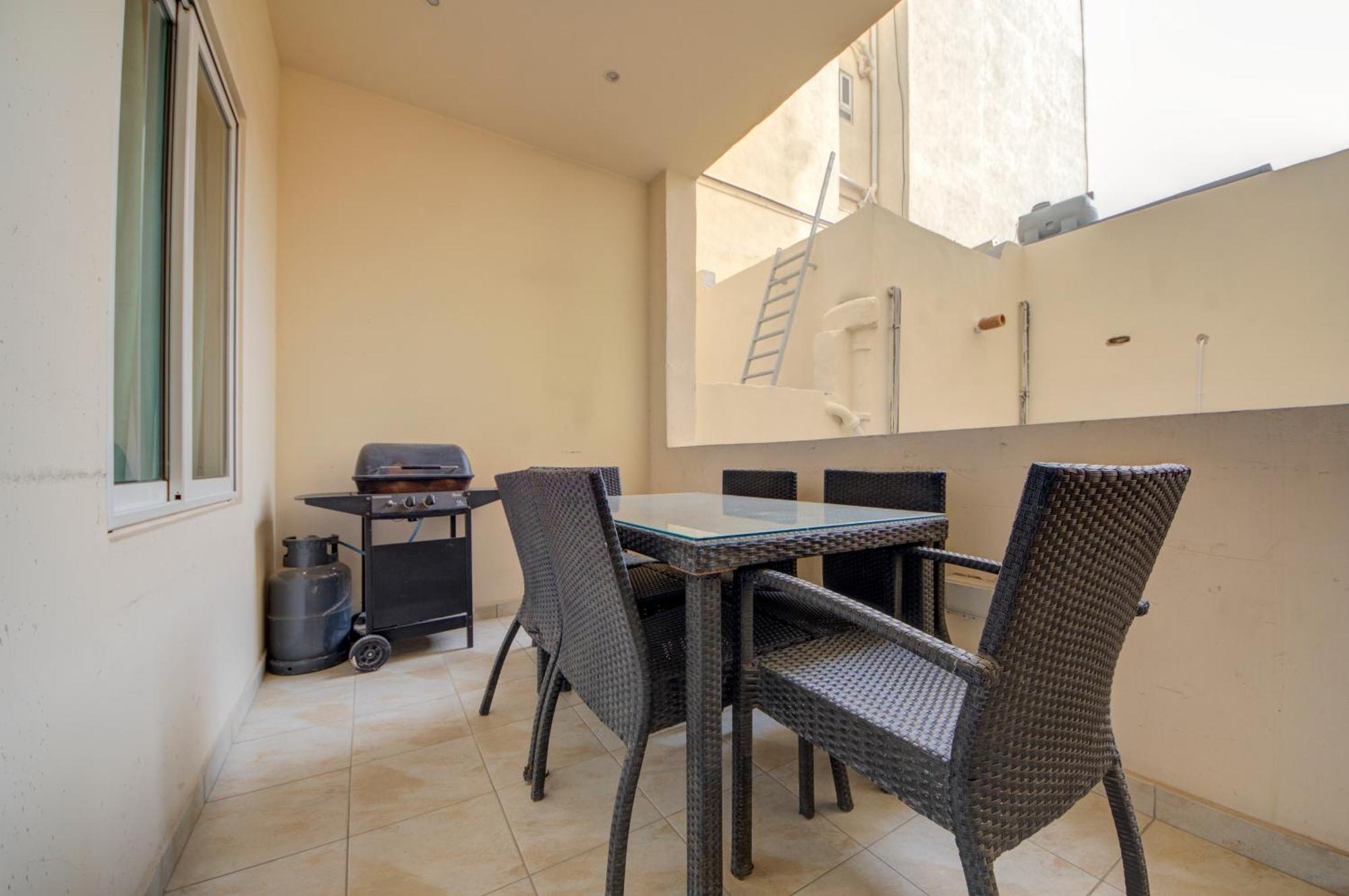 Sapphire Residences - Sliema 2 Bedroom Apartments With Views By Shortletsmalta 외부 사진